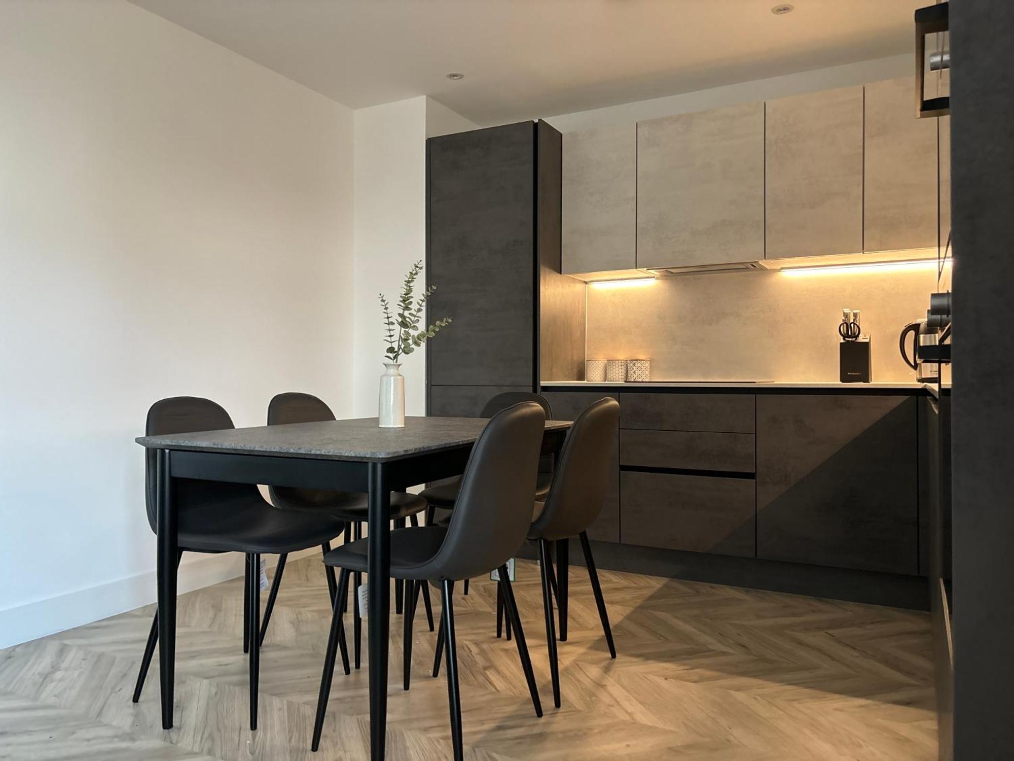 Manchester Apt, Free Parking, Business, Couples & Families المظهر الخارجي الصورة
