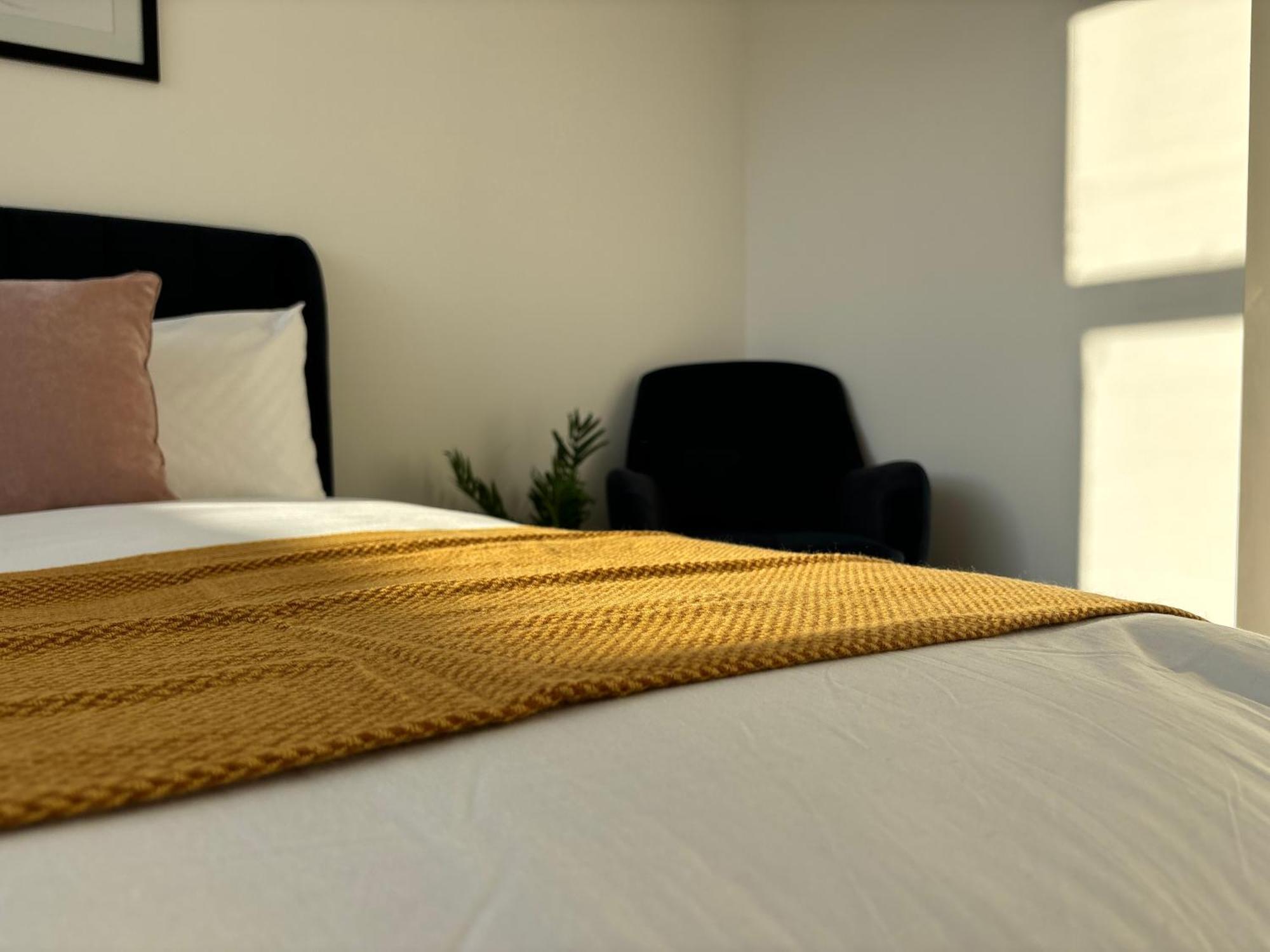 Manchester Apt, Free Parking, Business, Couples & Families المظهر الخارجي الصورة