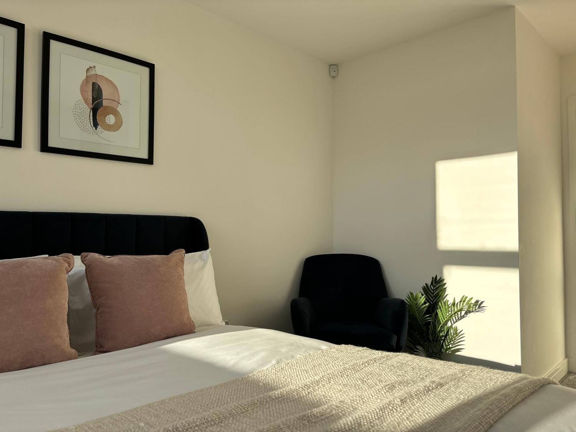 Manchester Apt, Free Parking, Business, Couples & Families المظهر الخارجي الصورة