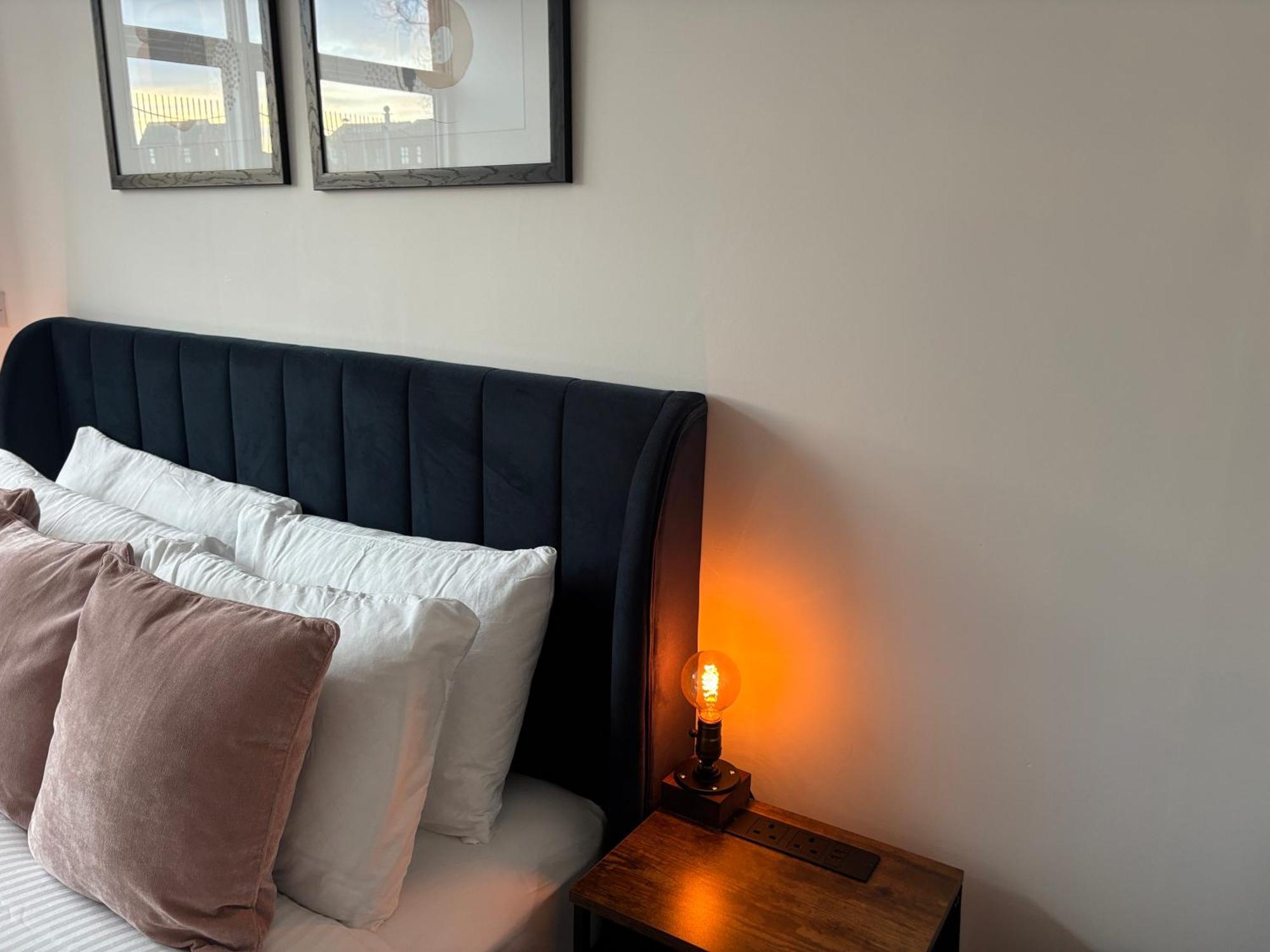 Manchester Apt, Free Parking, Business, Couples & Families المظهر الخارجي الصورة